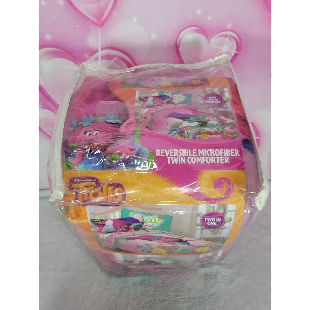Franco Manufacturing Co DreamWorks Trolls Reversible Microfiber Twin Comforter